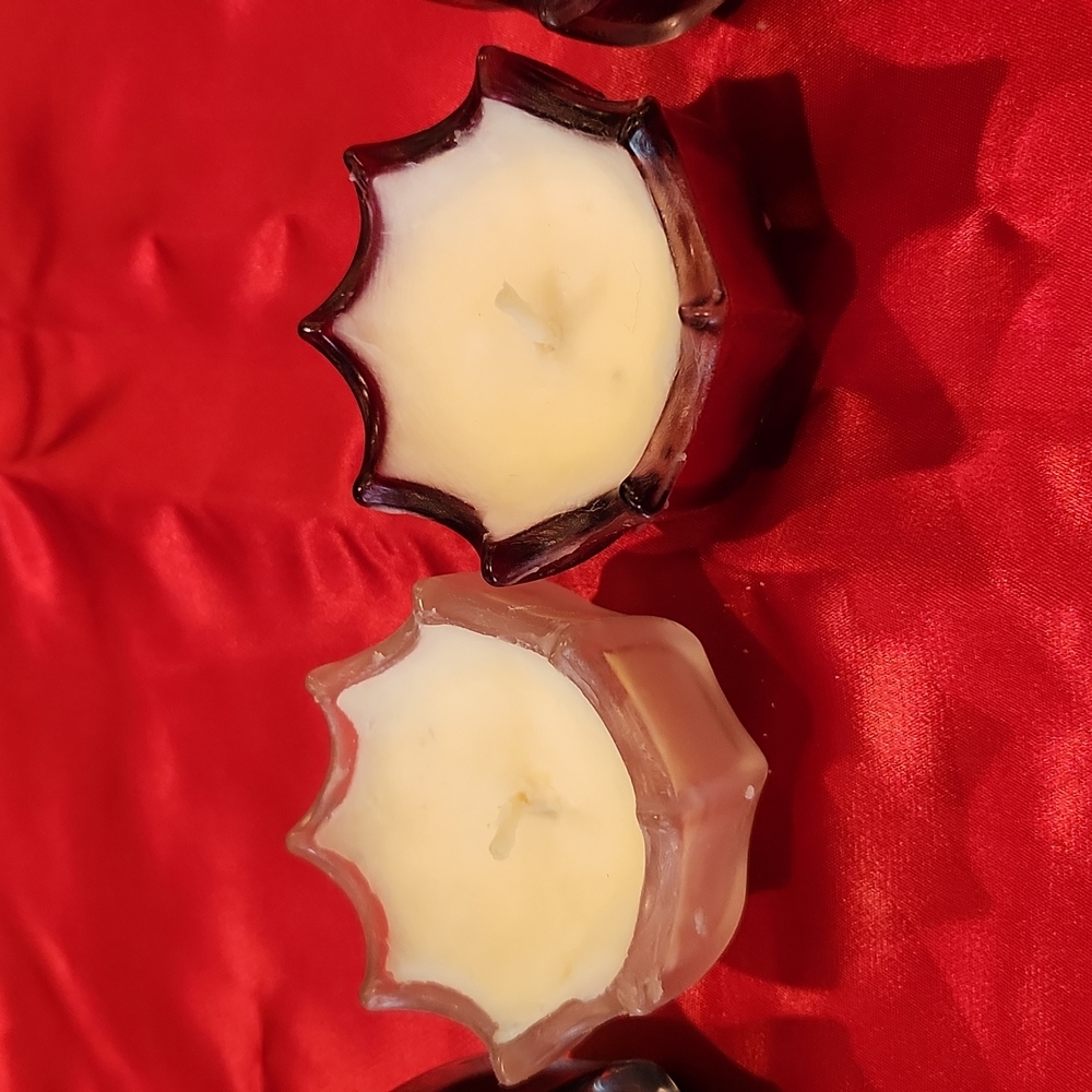 D.L. & CO. FLORAL SCALLOP CANDLE SET OF 4, 2OZ EACH - Picture 15 of 16